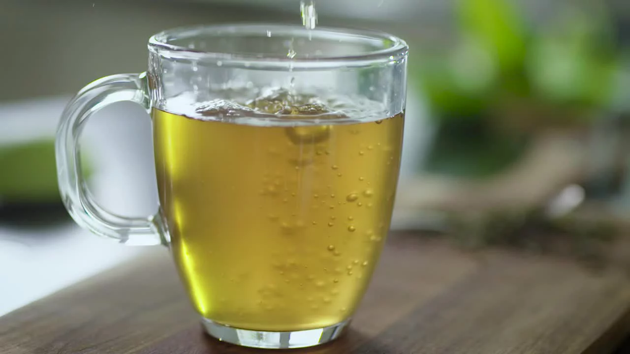 Farrow & Ball Estate Bancha No.298 Matt Emulsion Paint, 2.5L 4 Farrow & Ball Estate Bancha No.298 Matt Emulsion Paint, 2.5L - Image 2