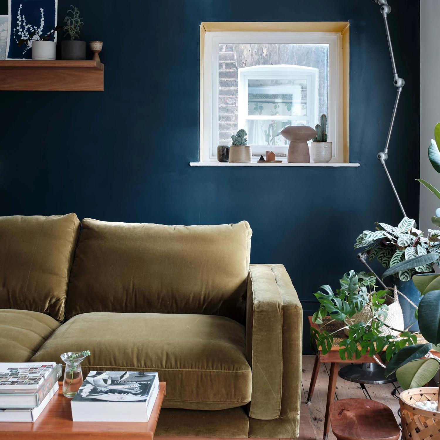 Farrow & Ball Estate Hague Blue No.30 Eggshell Paint, 2.5L 6 Farrow & Ball Estate Hague Blue No.30 Eggshell Paint, 2.5L - Image 4