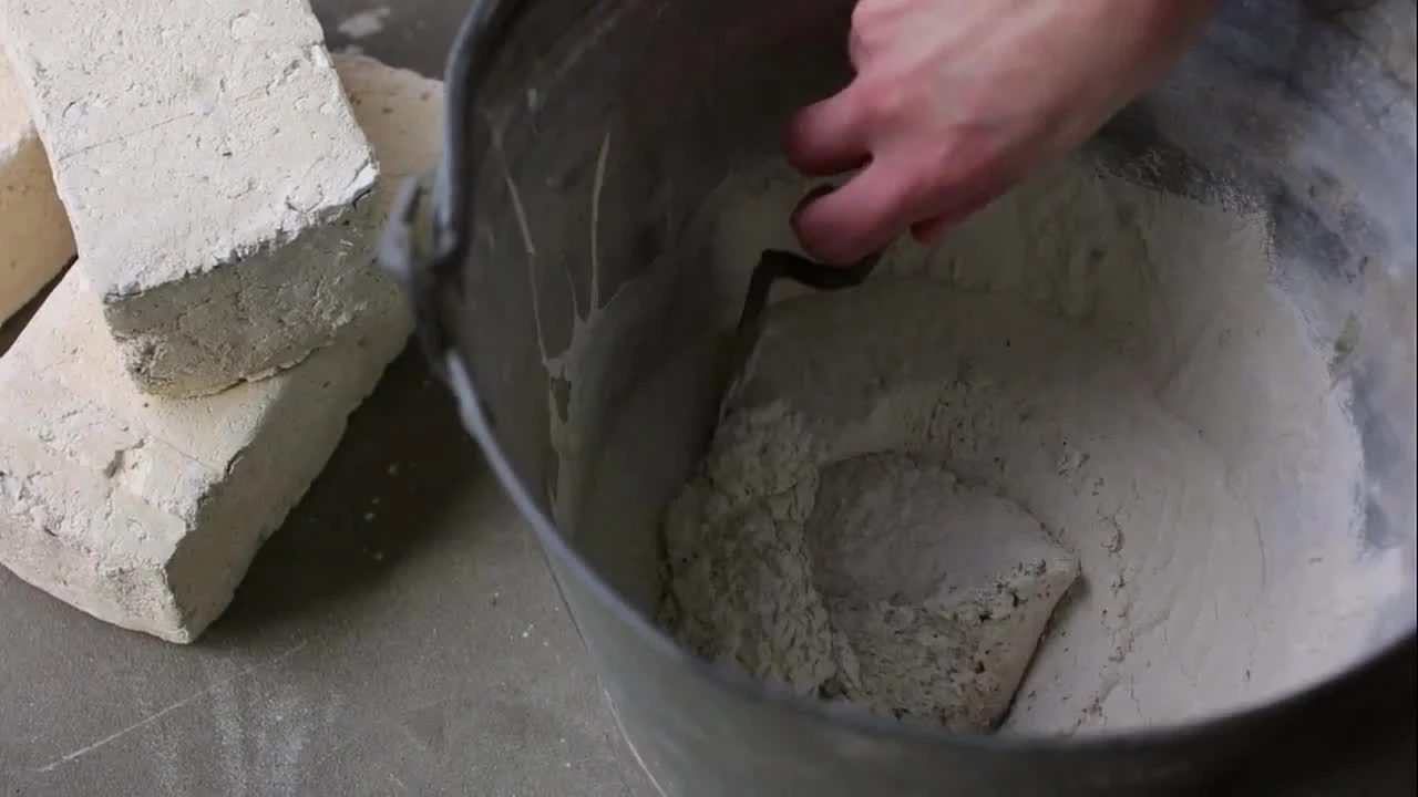 Farrow & Ball Estate Pointing No.2003 Matt Emulsion Paint, 2.5L 4 Farrow & Ball Estate Pointing No.2003 Matt Emulsion Paint, 2.5L - Image 2