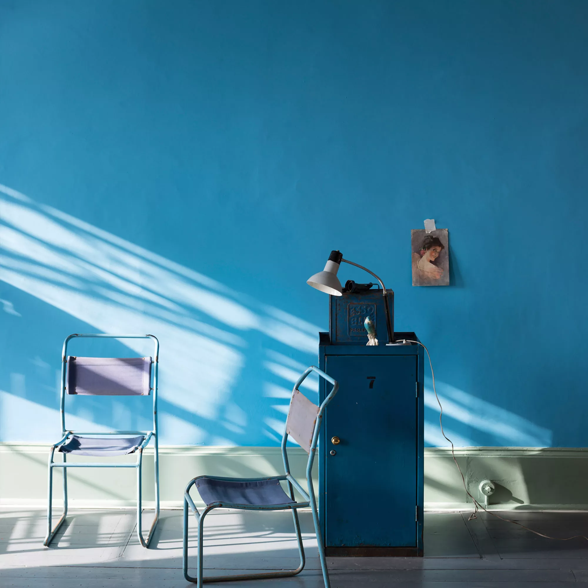 Farrow & Ball Estate St Giles Blue No.280 Eggshell Paint, 750ml 6 Farrow & Ball Estate St Giles Blue No.280 Eggshell Paint, 750ml - Image 4