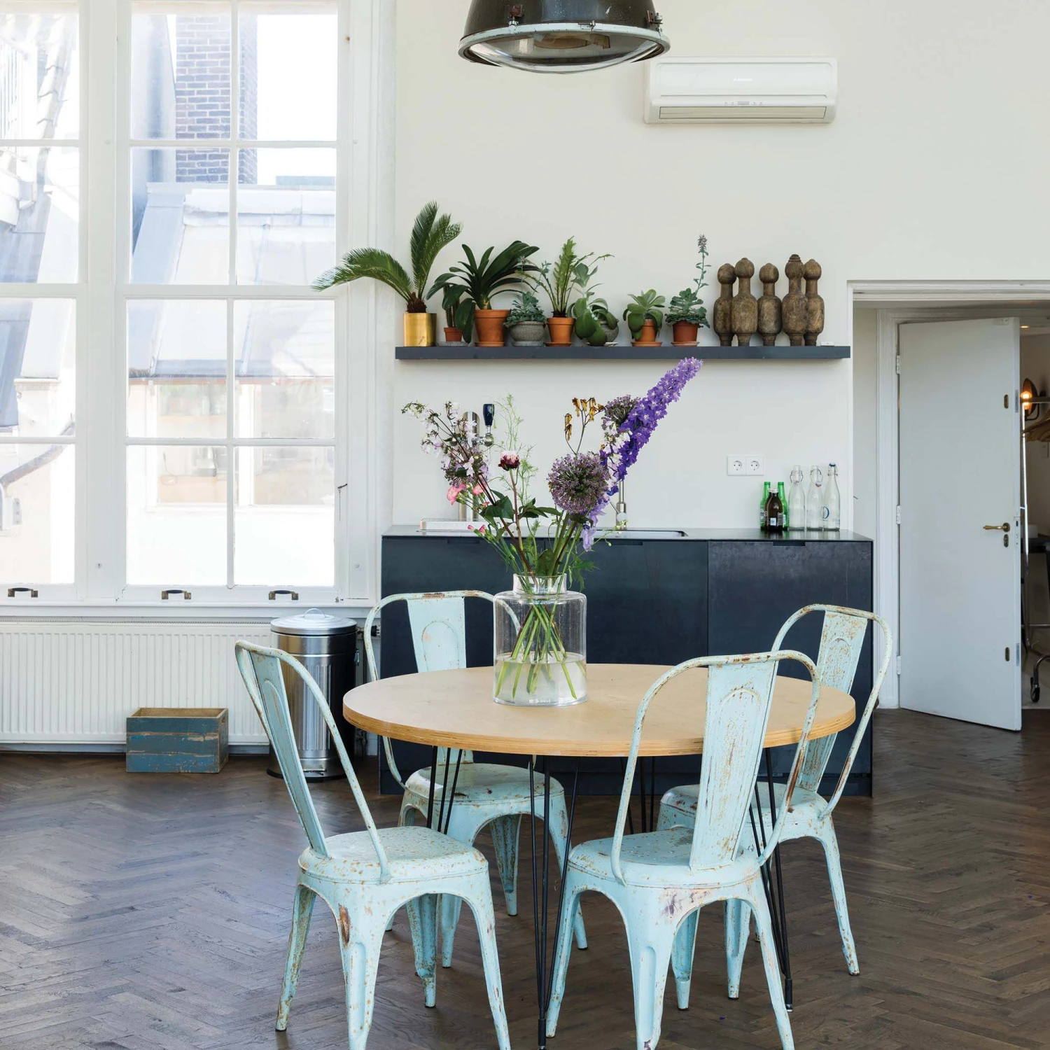 Farrow & Ball Modern All White No.2005 Eggshell Paint, 2.5L 6 Farrow & Ball Modern All White No.2005 Eggshell Paint, 2.5L - Image 4