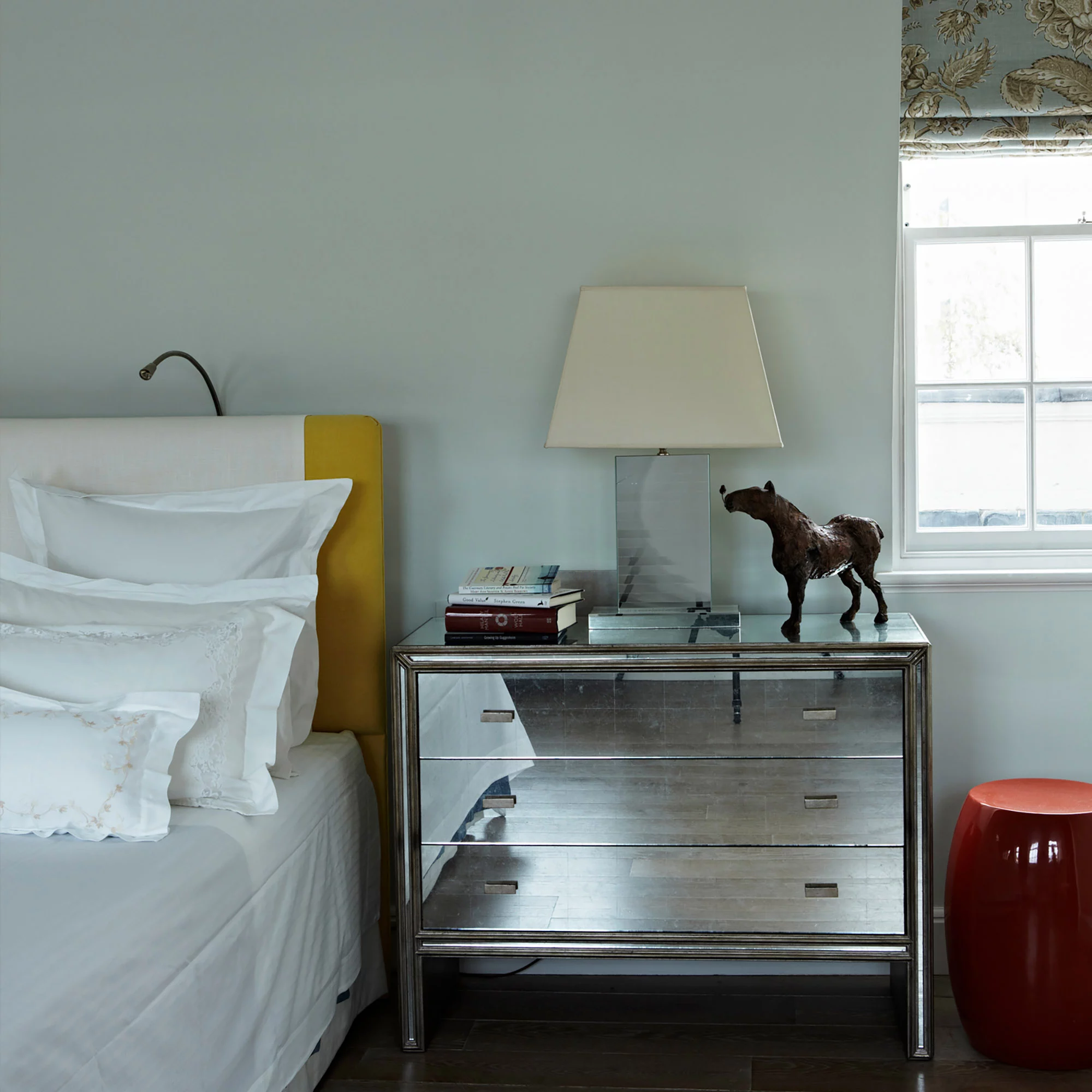 Farrow & Ball Modern Cabbage White No.269 Eggshell Paint, 750ml 6 Farrow & Ball Modern Cabbage White No.269 Eggshell Paint, 750ml - Image 4