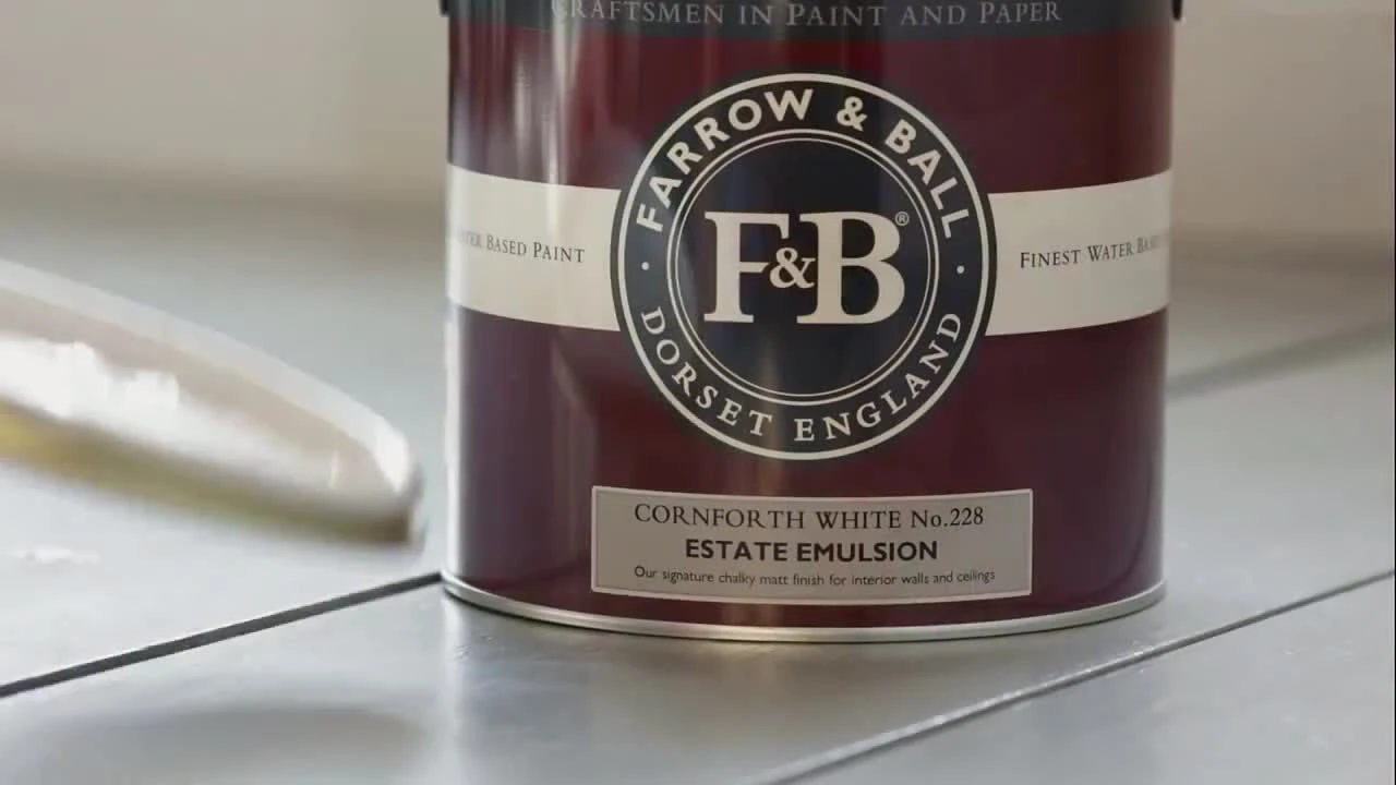 Farrow & Ball Modern Cornforth White No.228 Matt Emulsion Paint, 2.5L 4 Farrow & Ball Modern Cornforth White No.228 Matt Emulsion Paint, 2.5L - Image 2