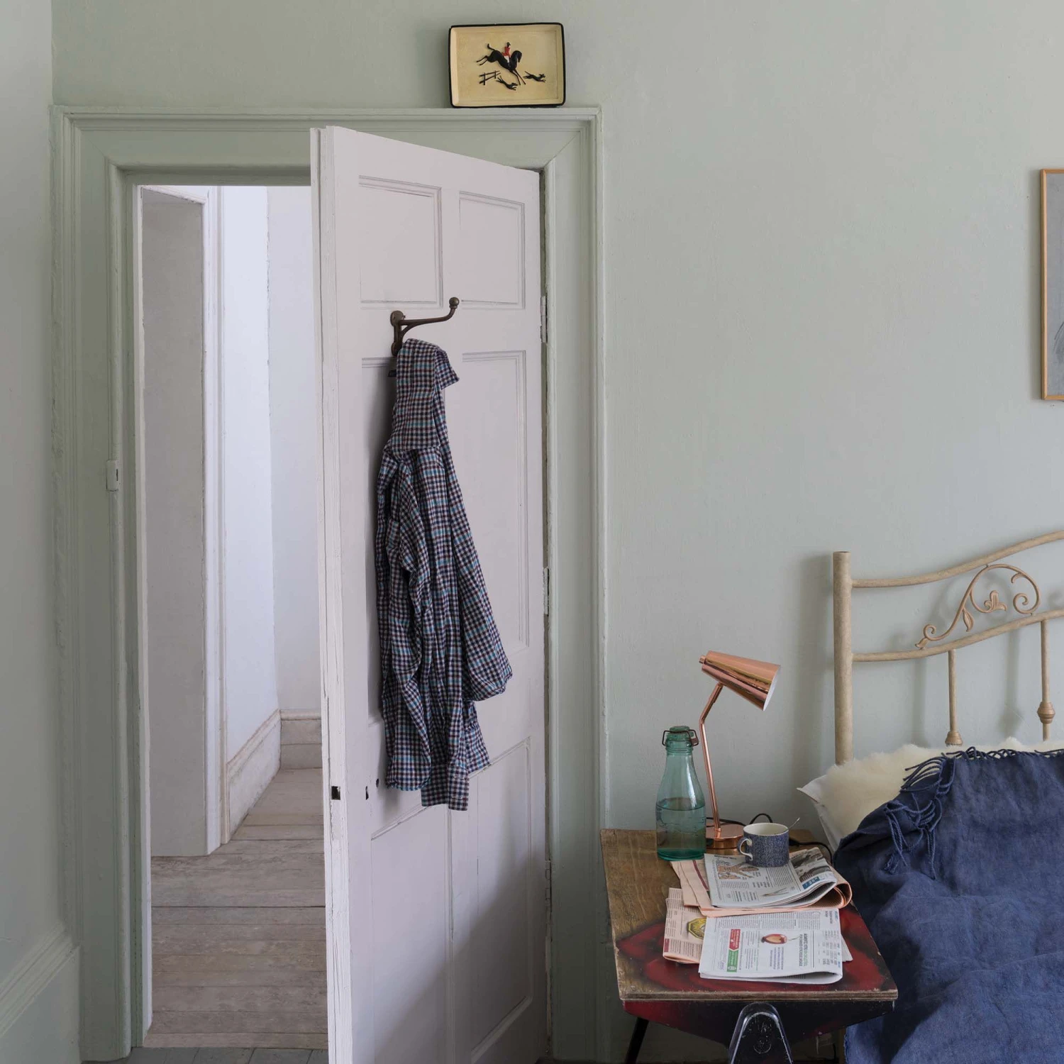 Farrow & Ball Modern Cromarty No.285 Matt Emulsion Paint, 2.5L 6 Farrow & Ball Modern Cromarty No.285 Matt Emulsion Paint, 2.5L - Image 4