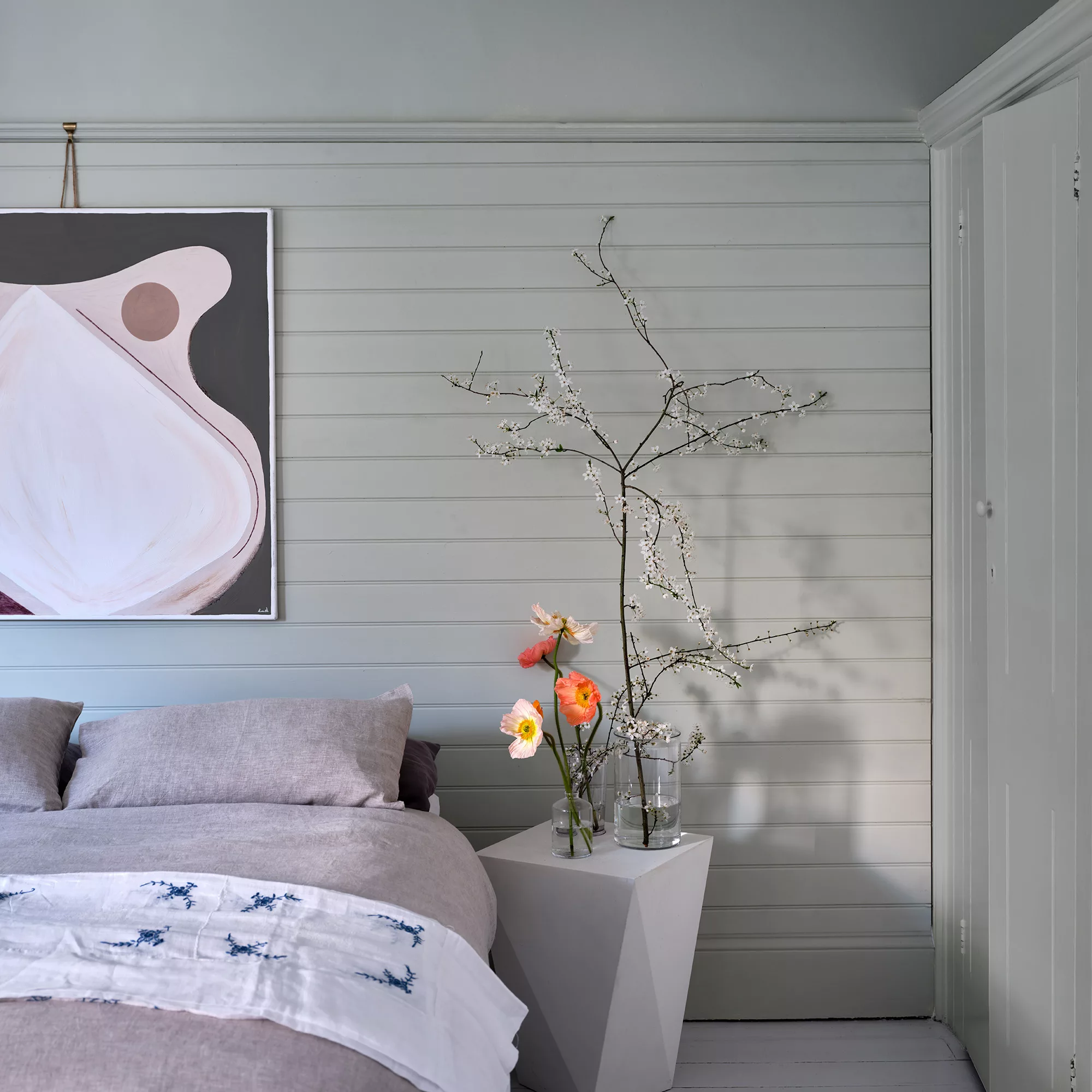 Farrow & Ball Modern Eddy No.301 Eggshell Paint, 2.5L 6 Farrow & Ball Modern Eddy No.301 Eggshell Paint, 2.5L - Image 4