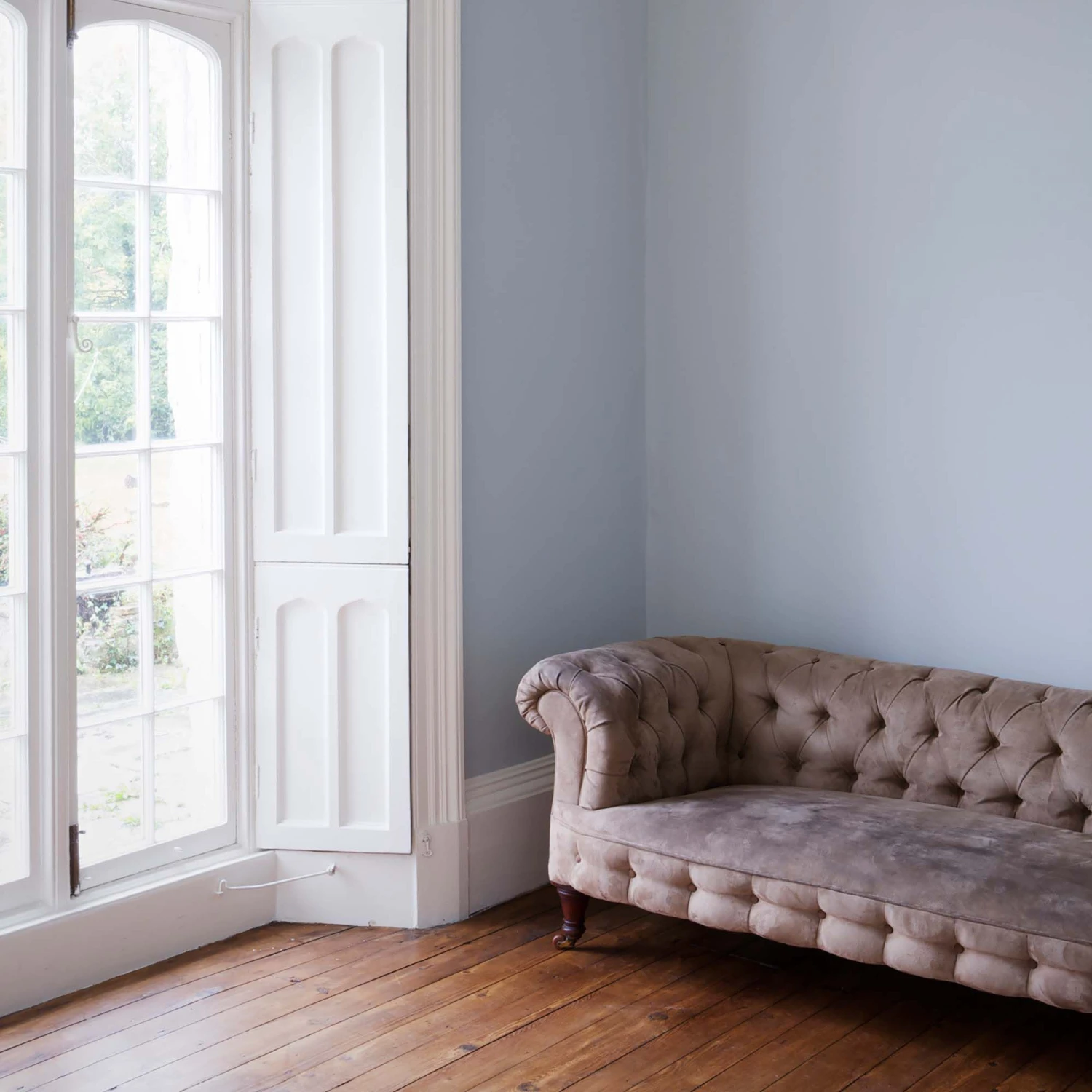 Farrow & Ball Modern Skylight No.205 Matt Emulsion Paint, 2.5L 6 Farrow & Ball Modern Skylight No.205 Matt Emulsion Paint, 2.5L - Image 4